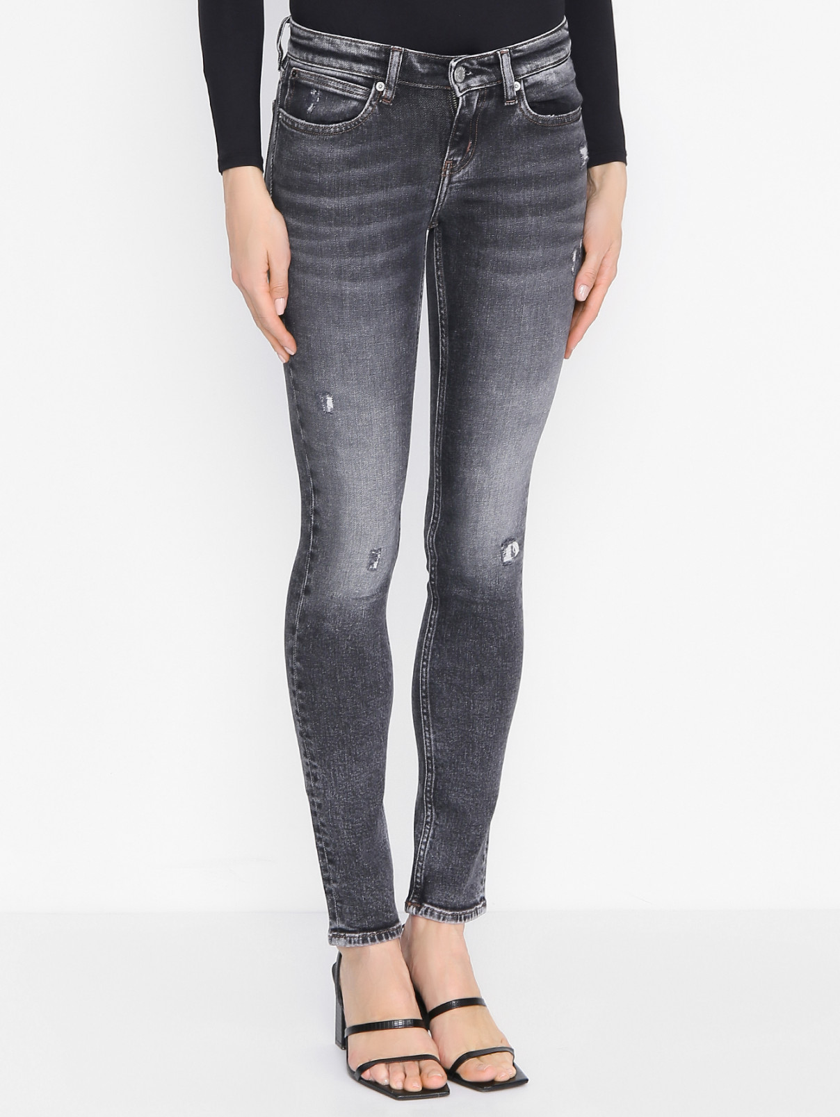 Зауженные джинсы из смешанного хлопка Calvin Klein Jeans  –  МодельВерхНиз