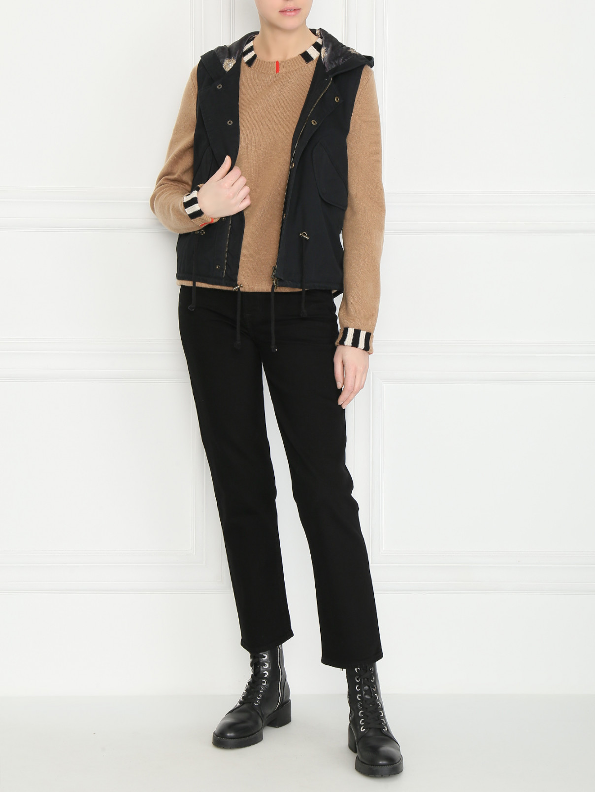 Жилет на молнии с капюшоном Alessandra Chamonix  –  МодельОбщийВид  – Цвет:  Черный